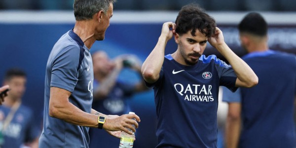 法甲新赛季第一轮：巴黎圣日耳曼为何无缘最佳阵容？