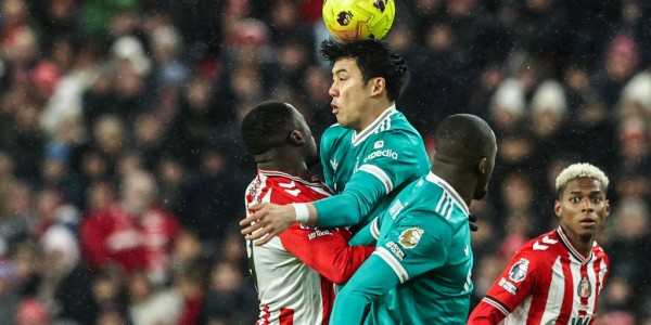 英超-萨拉赫助攻范迪克破门 利物浦1-0桑德兰距前五2分