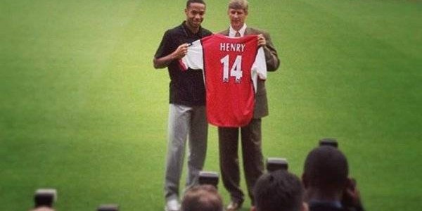 99年英超标王！亨利22岁时1610万加盟阿森纳，夺2个英超&amp;amp;4个金靴