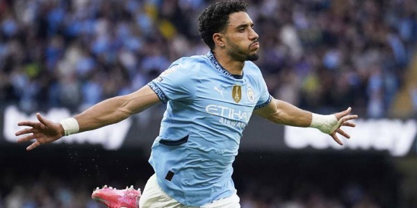 4亿欧元收入！法鹰8年卖前锋成就辉煌，德甲劲旅霸气崛起！