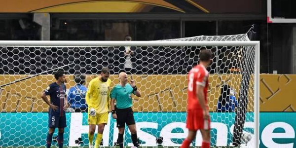 拜仁多人被罚两名，主帅孔帕尼遭质疑球迷呼唤下课