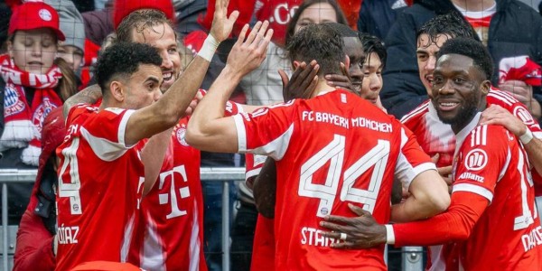 德甲焦点战拜仁3-2逆转法兰克福 豪取四连胜 凯恩28球领跑射手榜