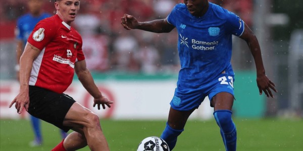 4-0，55岁前曼联主帅滕哈赫发威：率德甲劲旅大捷+迎德国杯开门红