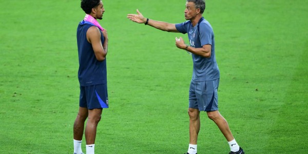 法甲主帅多灾多难，梅诺与帕尔默隔空互怼引热议