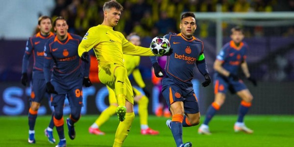 欧冠附加赛惊天冷门：意甲榜首遭挪超第八劲旅逆转，豪门国际米兰岌岌可危