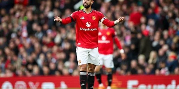 拒绝黄金沙漠，押注红色废墟，B费将职业生涯赌在一场曼联的复兴梦里