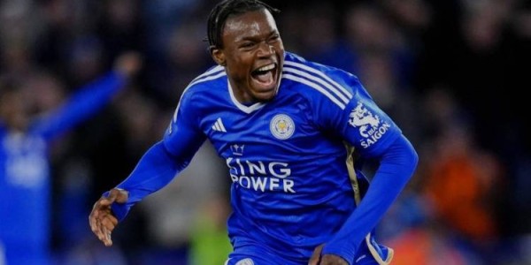 记者：桑德兰3200万欧报价21岁边锋伊萨哈库，但被莱斯特城拒绝