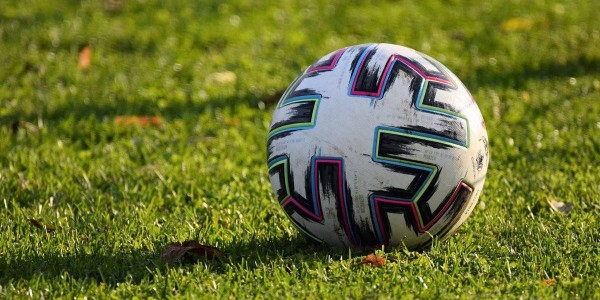 西甲国家德比：皇马2-0完胜巴萨 贝林厄姆连续5场破门创纪录